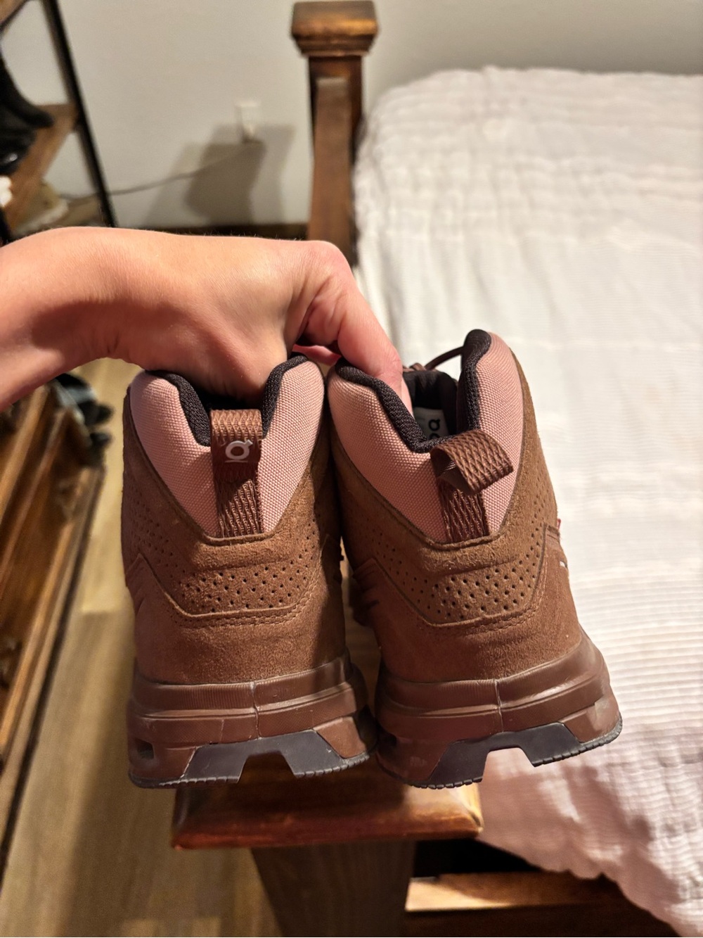 OnCloud Hiking Boots - Picture 5 of 5